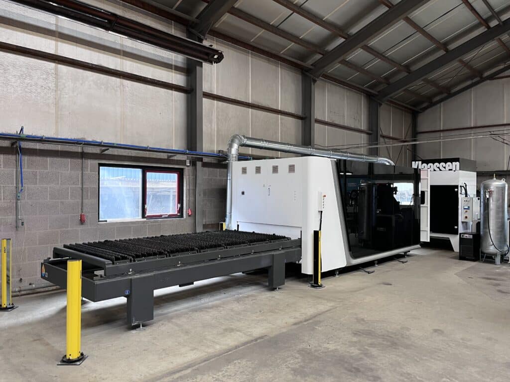 Laser cutting vs water cutting: The Future of Metalworking at Sneeboer