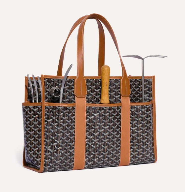 Les outils de jardinage Sneeboer brillent dans un sac Goyard exclusif